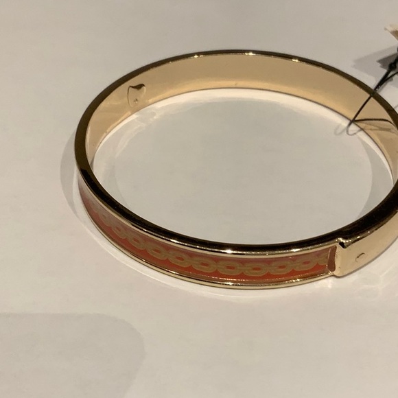Chico’s Bangle enamel Bracelet - Picture 2 of 3